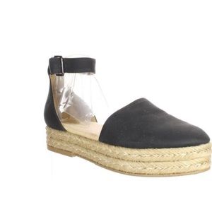 Naturalizer Black
Espadrilles Size 12
with an adjustable ankle slightly worn
